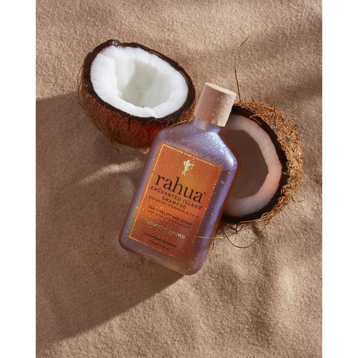 Moisturizing shampoo for giving strength and shine to hair 275 ml