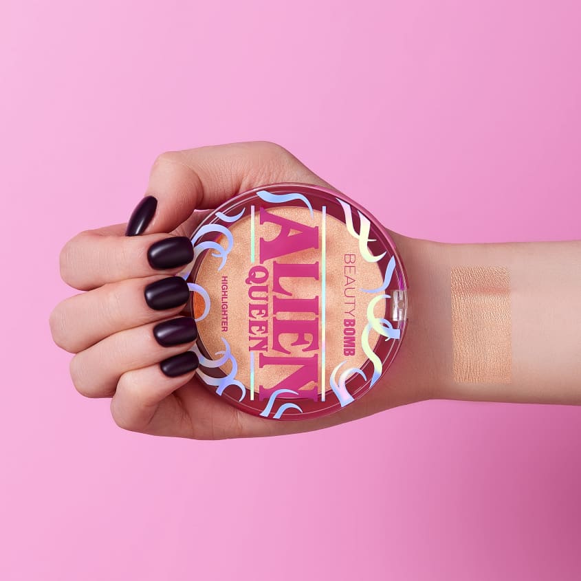 HIGHLIGHTER ALIEN QUEEN TONE 01 PEACH WITH A GOLDEN GLOW 20G