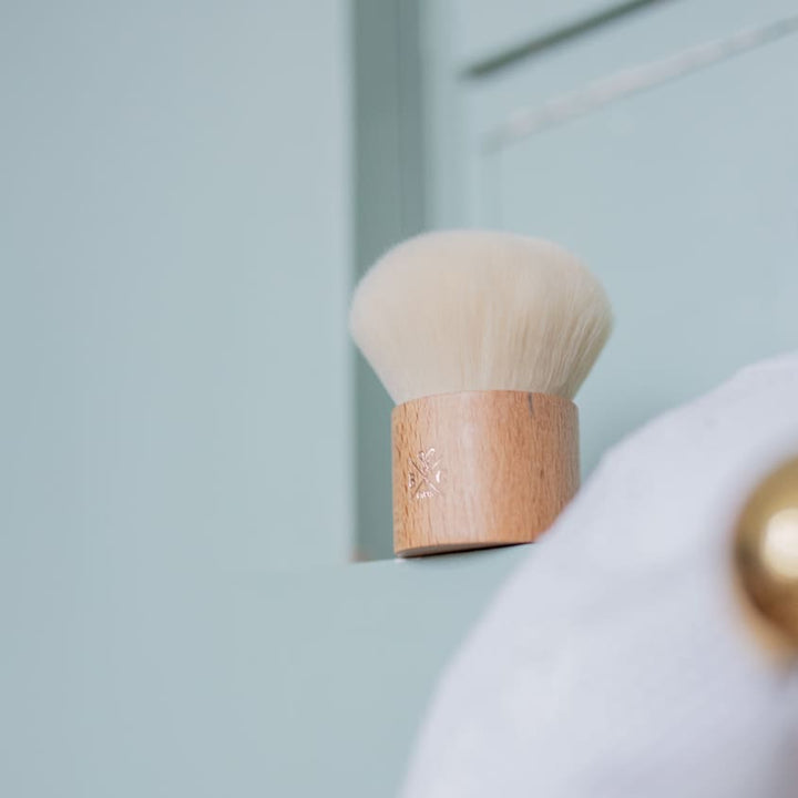 Kabuki Brush