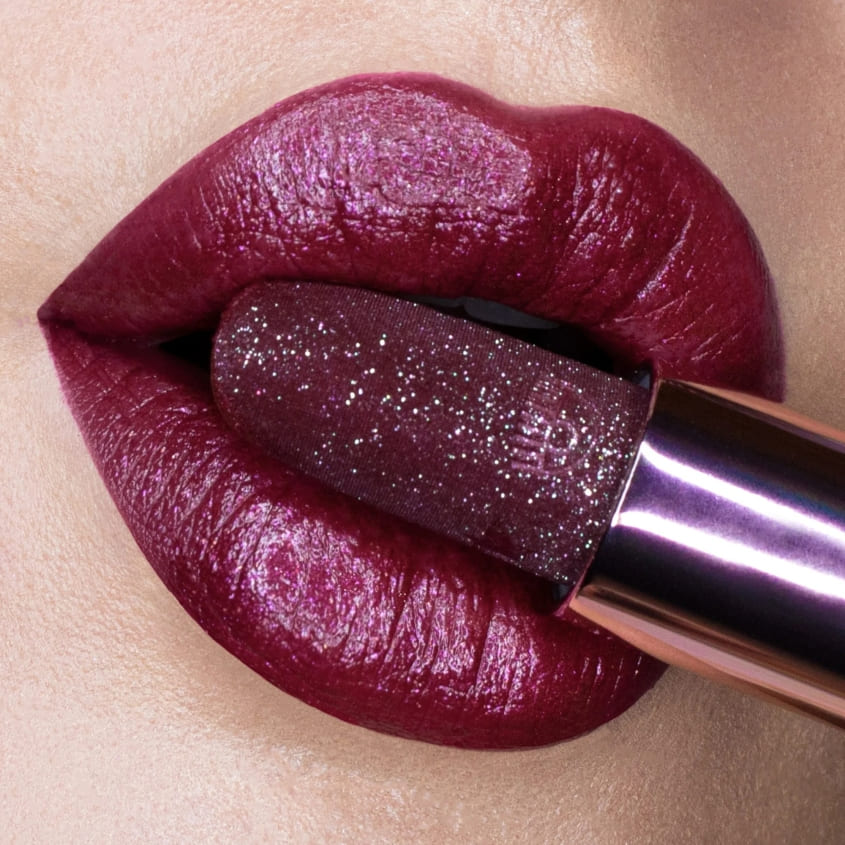 CHIARA FERRAGNI Kiss Fiercely Lipstick