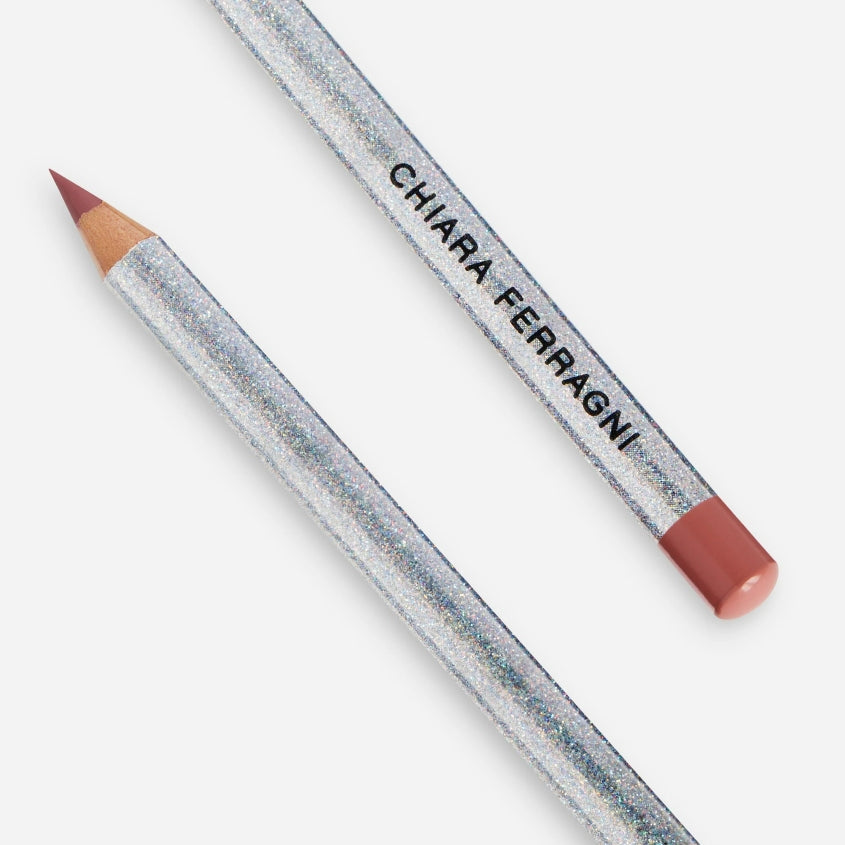 CHIARA FERRAGNI Kiss Essential Lip Kit 05