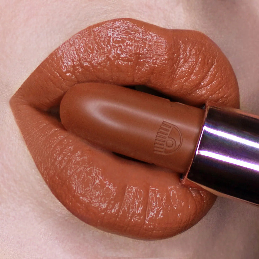 CHIARA FERRAGNI Kiss Fiercely Lipstick