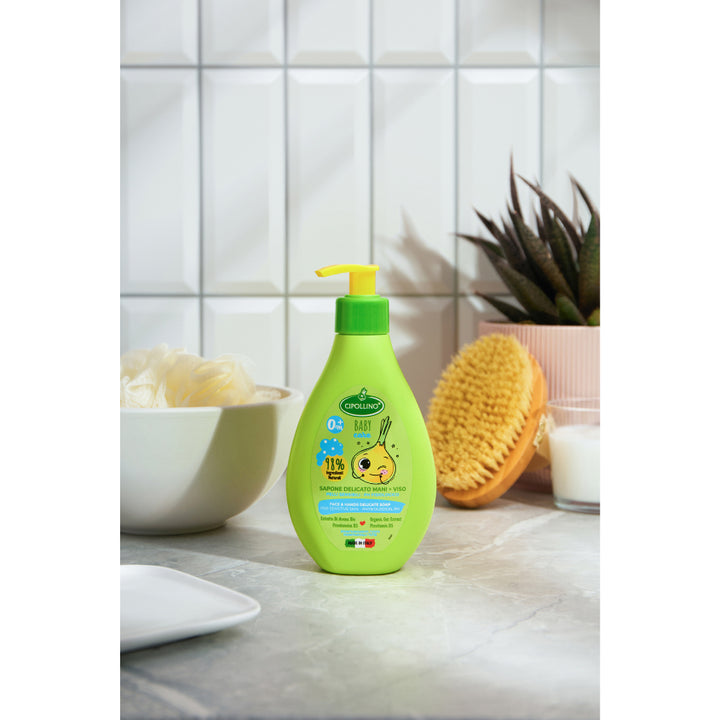 Liquid soaps FACE & HANDS DELICATE SOAP FOR SENSITIVE SKIN PH NEUTRO 250 ML