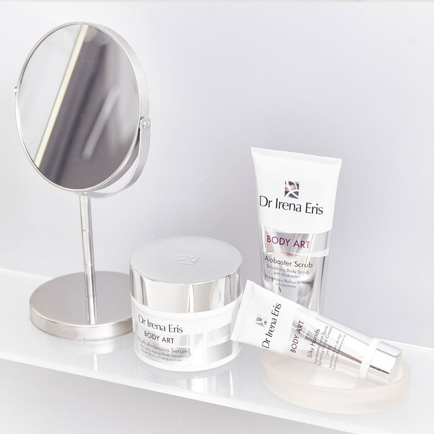 BODY ART. SILKY HANDS REGENERATING BLEMISH BRIGHTENING HAND CREAM SPF20 75ML