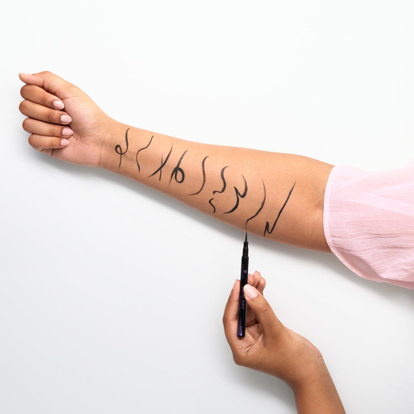 ESSENCE super fine liner pen 01 1ml – صورة 8