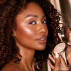 ICONIC LONDON LIT AND LUMINOUS BAKED HIGHLIGHTER 66,7ML – photo 6