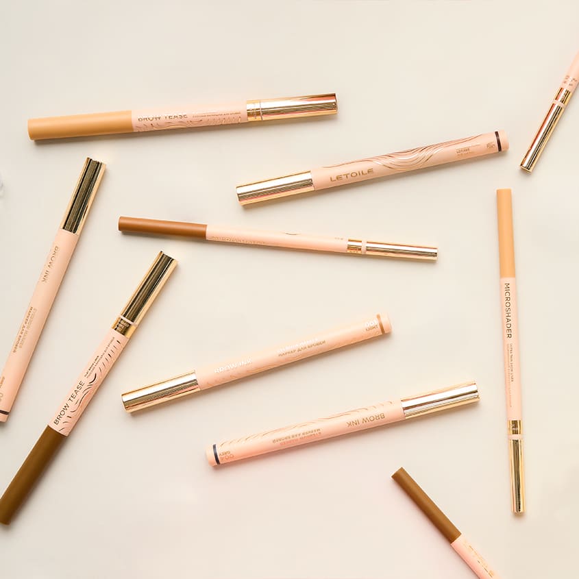 Flat brow liner BROW TEASE 002 Americano, 0,22 g