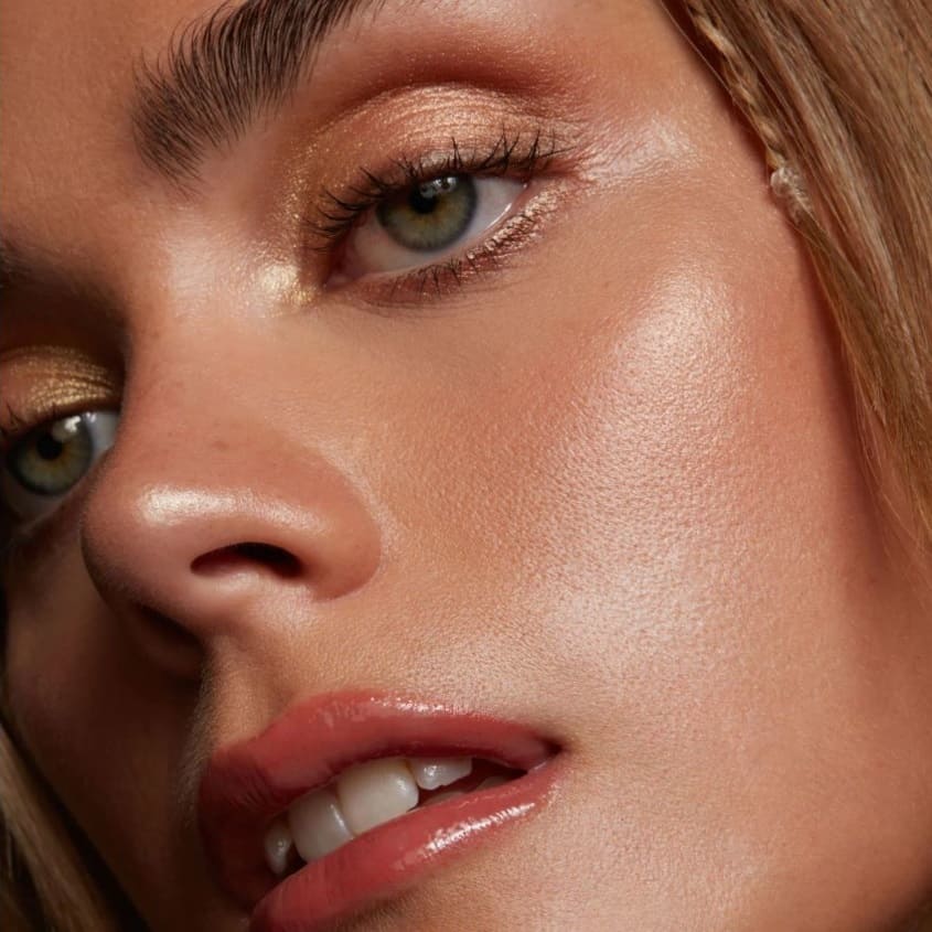 LOTTIE LONDON FROSTED SWIRL HIGHLIGHTER 8G – توصيل مجاني