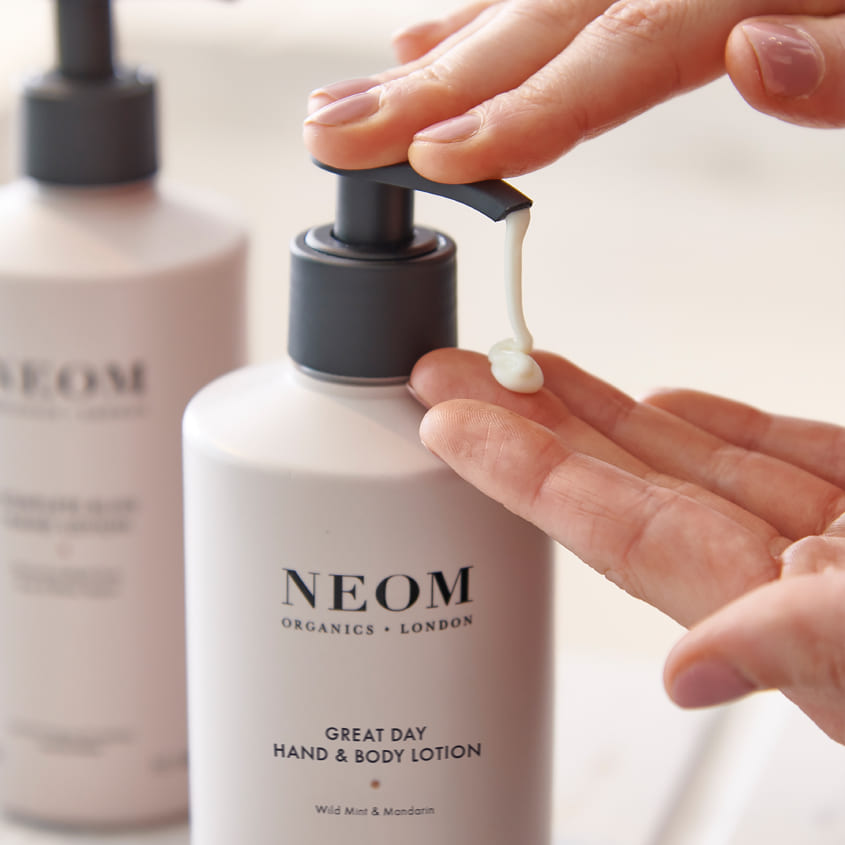 NEOM ORGANICS BODY AND HAND LOTION GREAT DAY 300ML – متجر إلكتروني