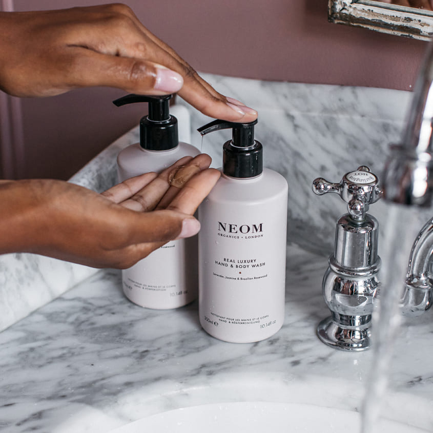 HAND AND BODY WASH REAL LUXURY 300ML