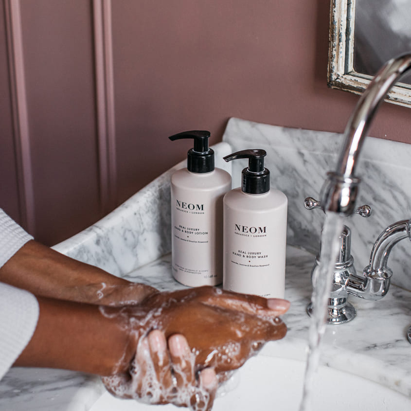 HAND AND BODY WASH REAL LUXURY 300ML