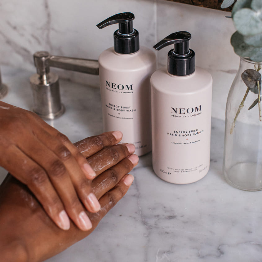NEOM ORGANICS HAND AND BODY LOTION ENERGY BURST 300ML – متجر إلكتروني