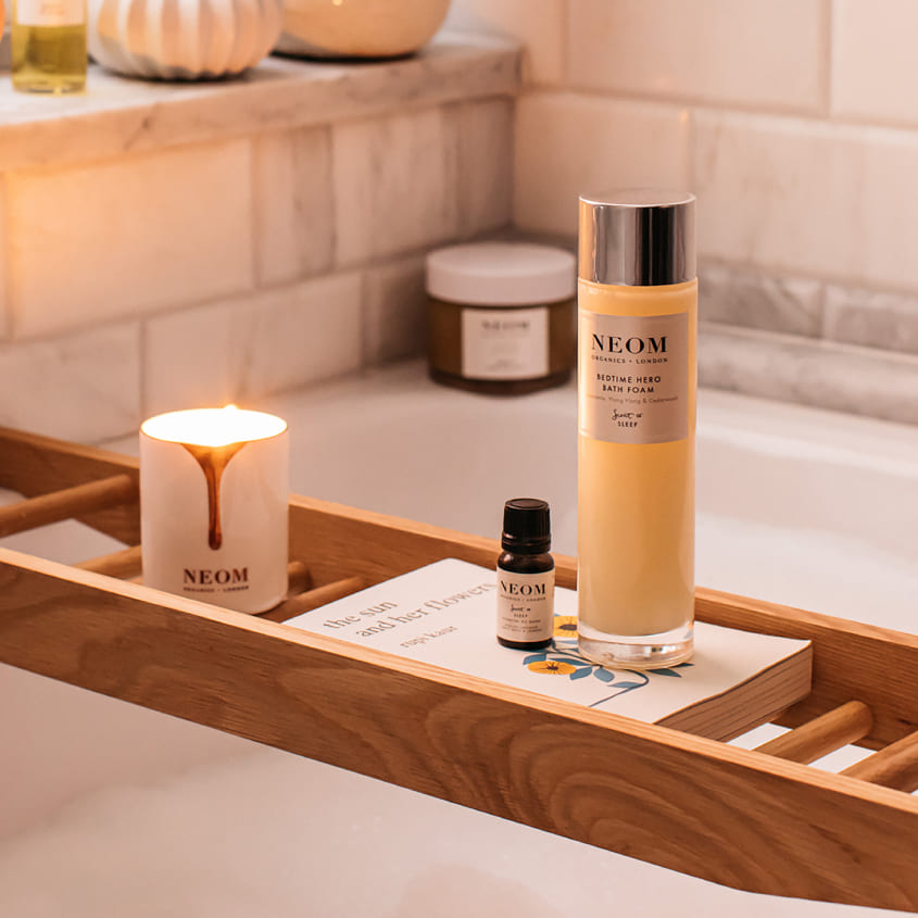 NEOM ORGANICS INTENSIVE SKIN TREATMENT CANDLE: REAL LUXURY 140G