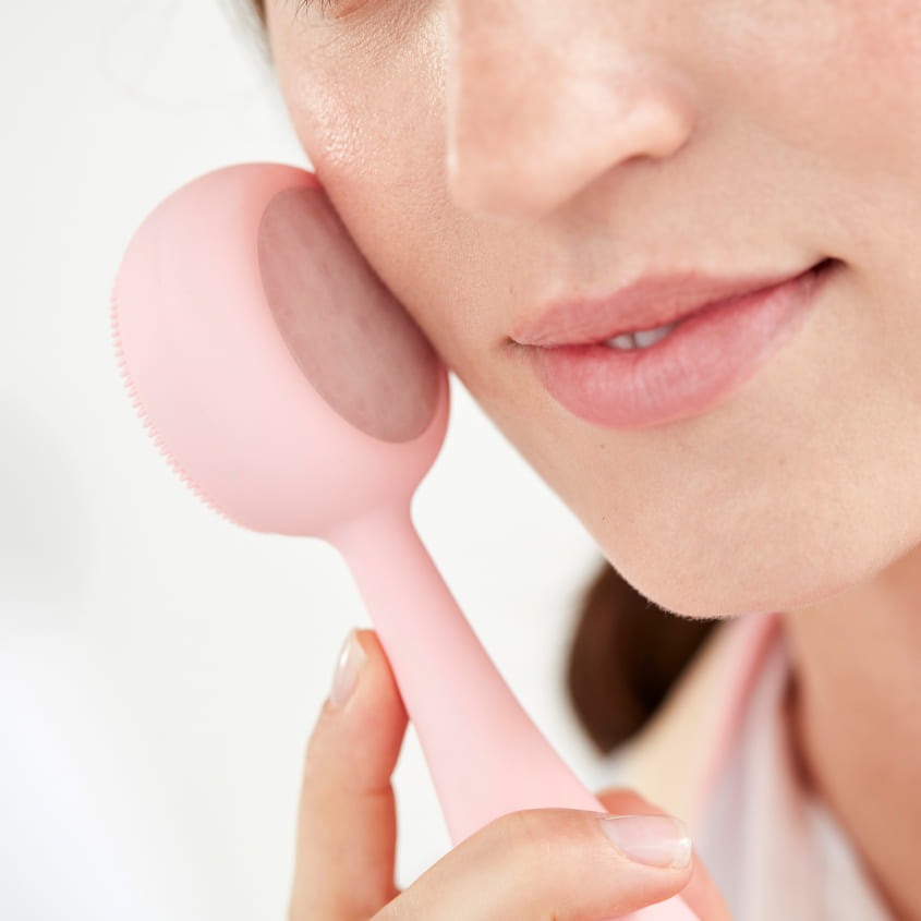 Clean Pro Blush With Rose Quartz