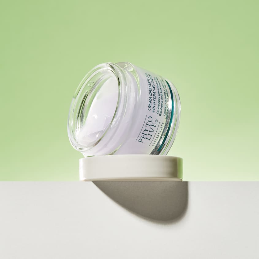 24h Moisturizing Face Cream with Sweet Almond Milk and Organic Oats