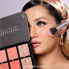 CHARACTER Pro Highlighter & Blush Palette