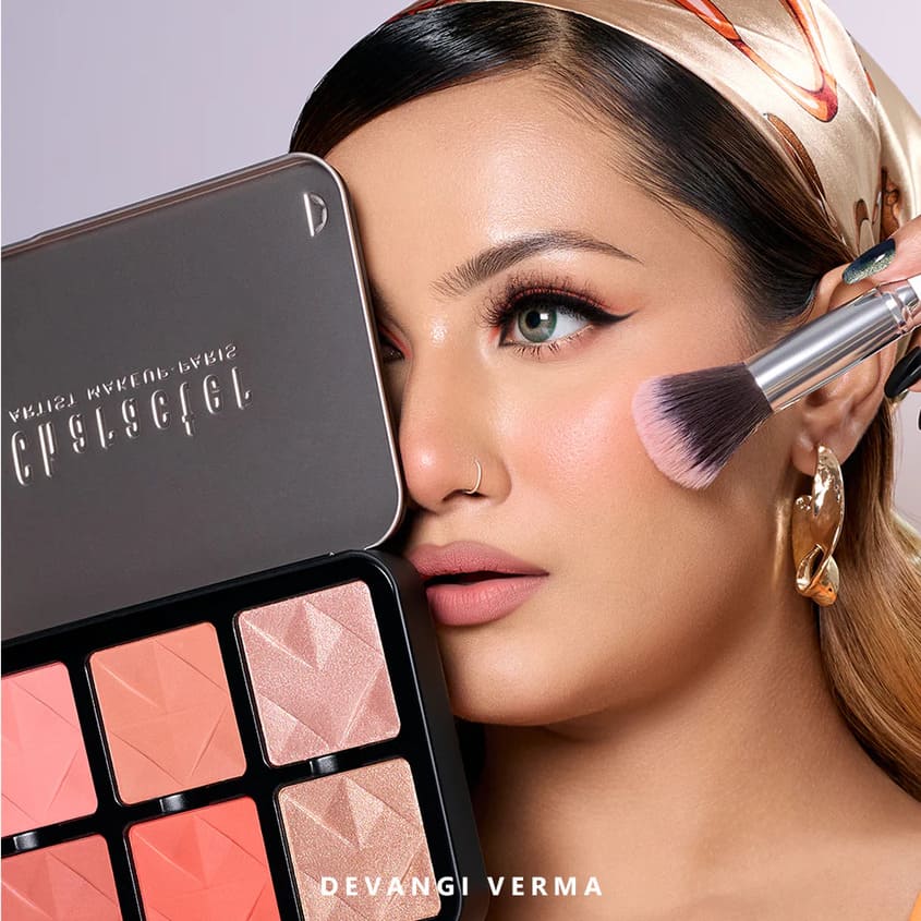 CHARACTER Pro Highlighter & Blush Palette