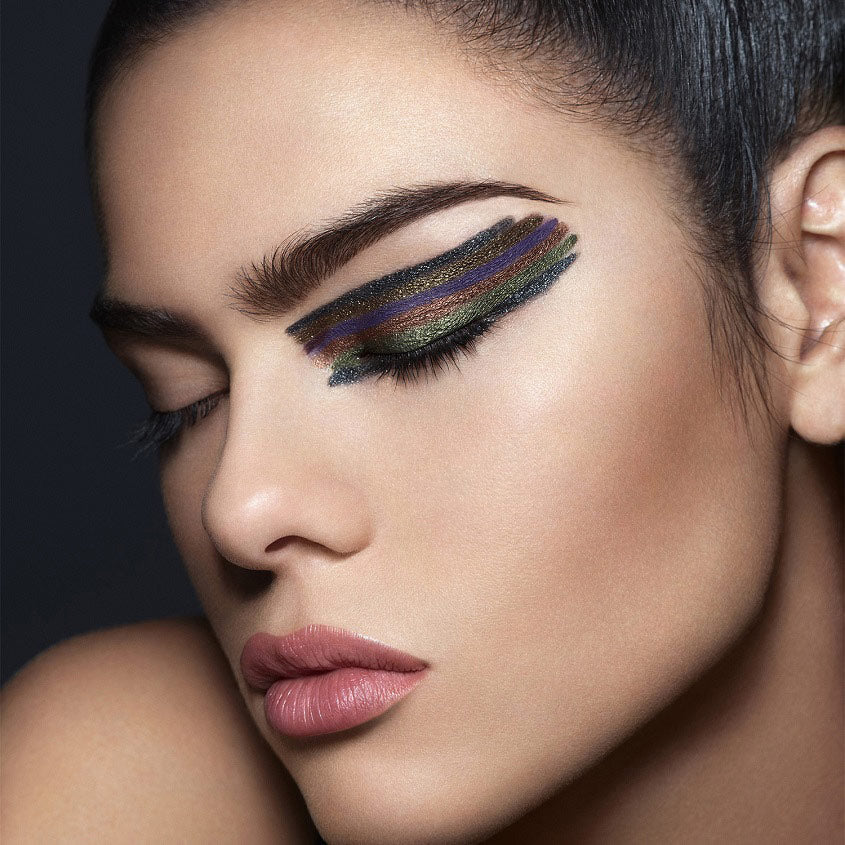 RIMMEL SCANDALEYES WATERPROOF KOHL EYELINER 002 SPARKLING BLACK 1,2 G – صورة 5