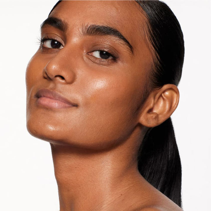 Revitalessence Skin Glow Foundation SPF 30
