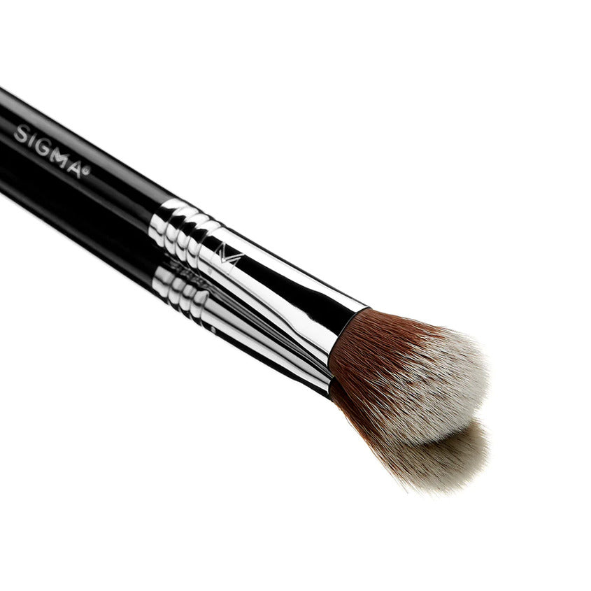 High Cheekbone Highlighter Brush F03