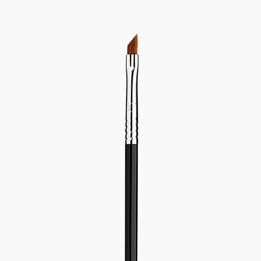 SIGMA BEAUTY E06 WINGED LINERÂ„¢ BRUSH