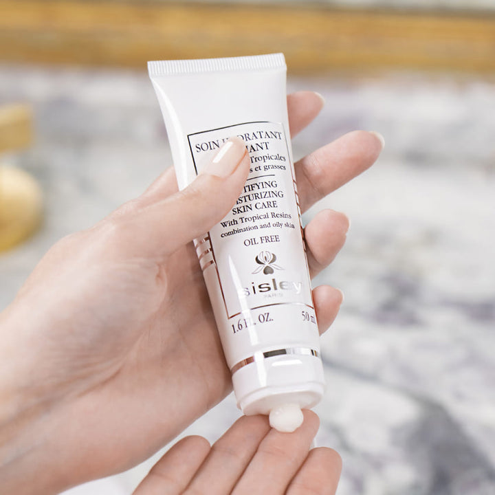 Mattifying Moisturizing Skin Care With Tropical Resins