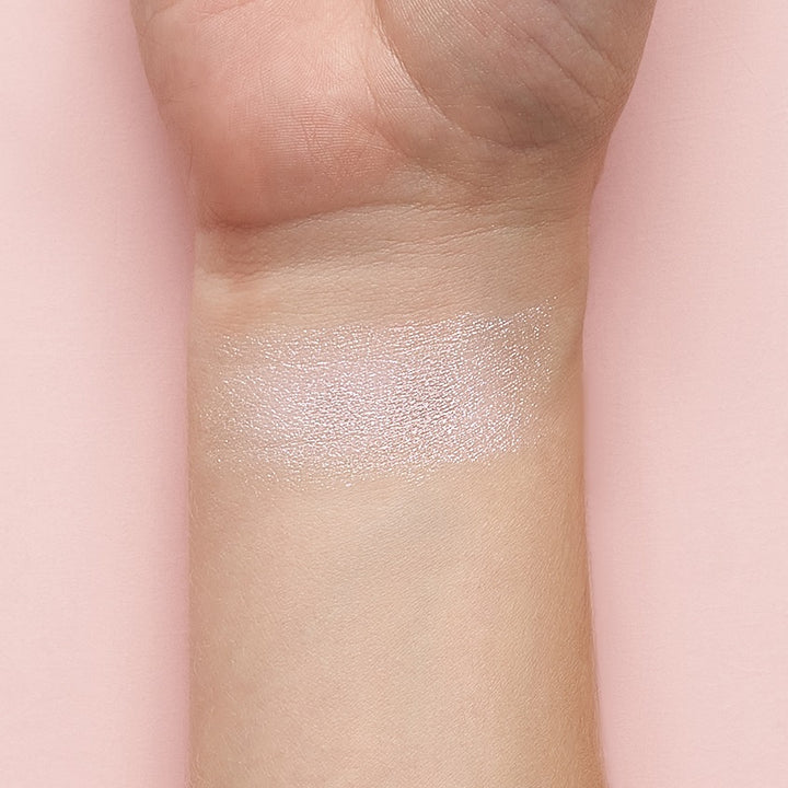 UNRIVALED LIQUID EYESHADOW #cuteadventure 001 «PUNKY SPIRIT» 3,5ml