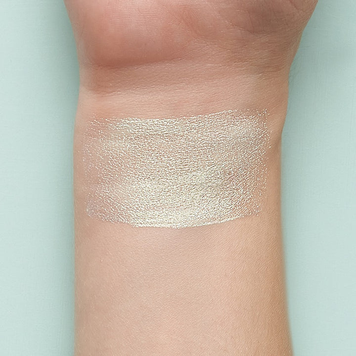 Eye shadow KIND-HEARTED LIQUID EYESHADOW #cuteadventure 003 «TEA PARTY» 3,5ml