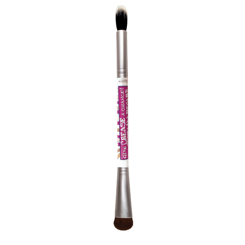 THEBALM BRUSH- GIVE CREASE A CHANCE
